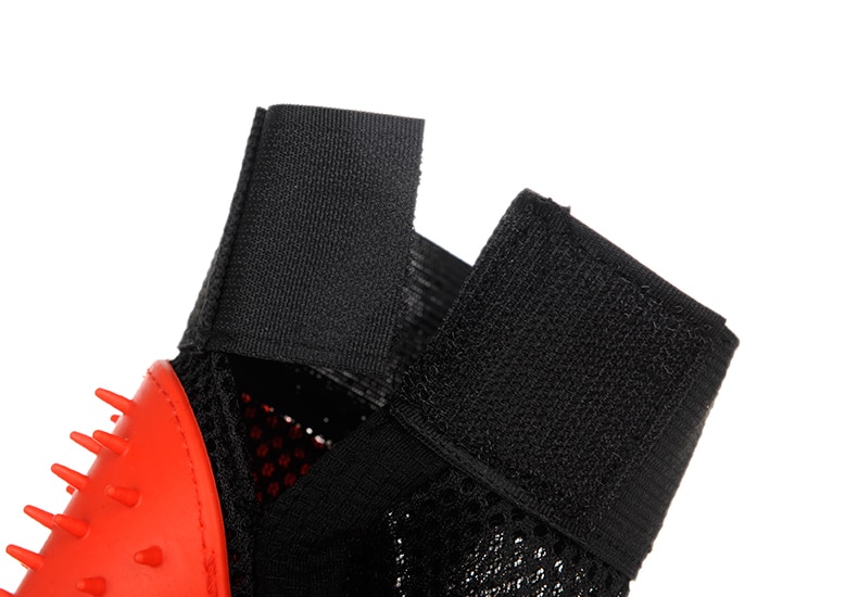 Red and Black Design Pet Grooming Glove